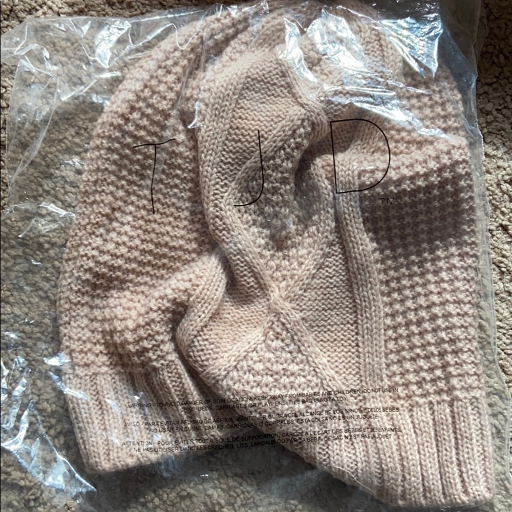 PINK BEANIE